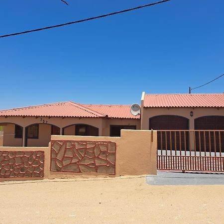 Jjp Self Catering - Three Bedroom House Lüderitz Esterno foto