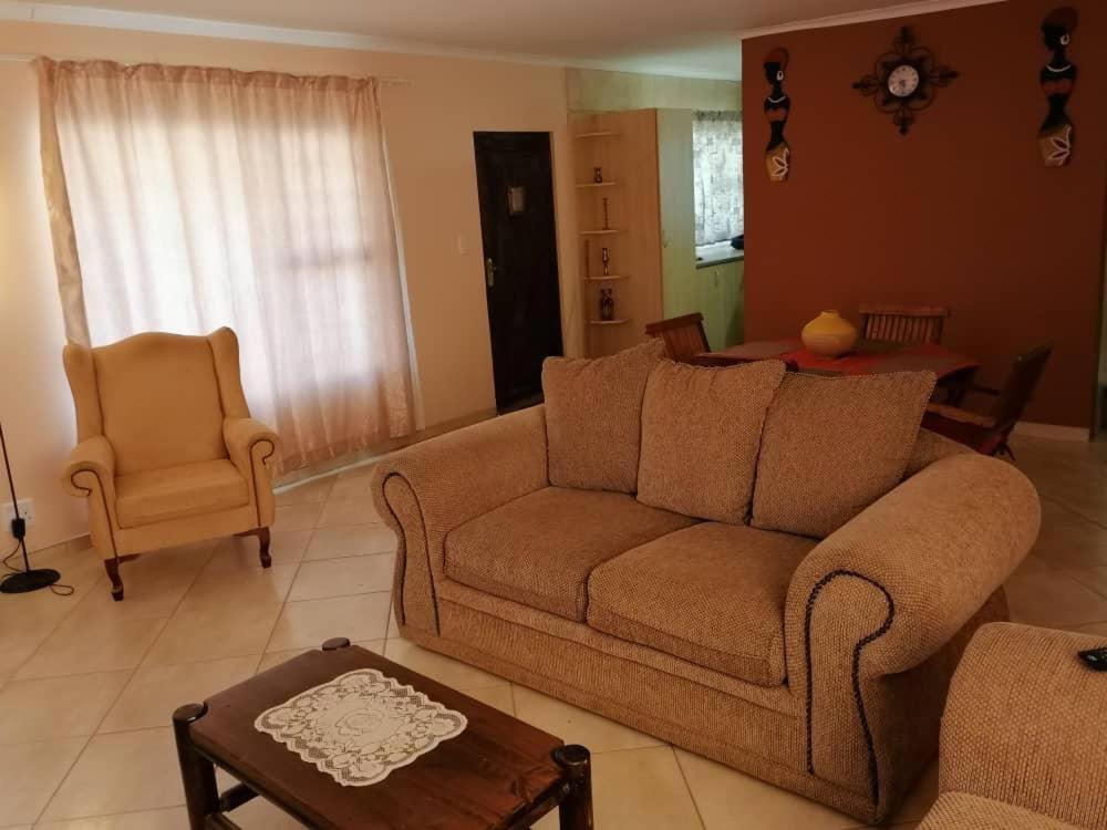 Jjp Self Catering - Three Bedroom House Lüderitz Esterno foto