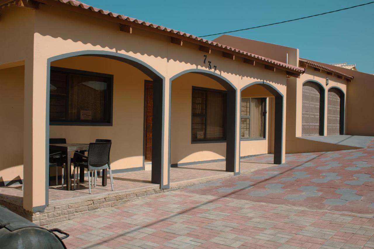 Jjp Self Catering - Three Bedroom House Lüderitz Esterno foto
