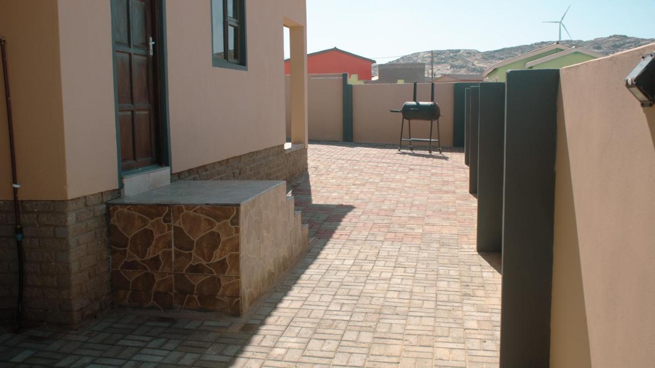 Jjp Self Catering - Three Bedroom House Lüderitz Esterno foto