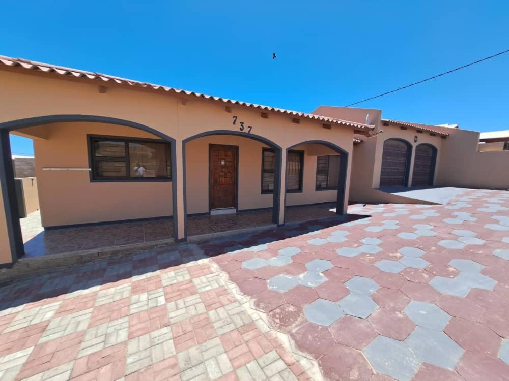 Jjp Self Catering - Three Bedroom House Lüderitz Esterno foto