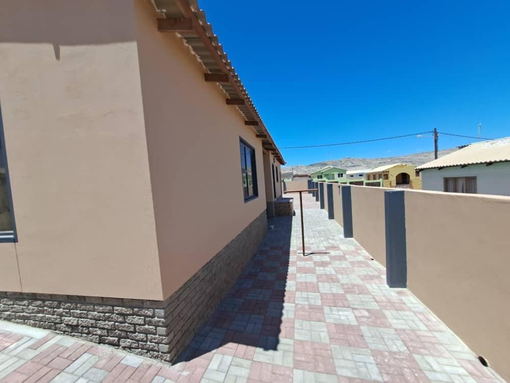 Jjp Self Catering - Three Bedroom House Lüderitz Esterno foto
