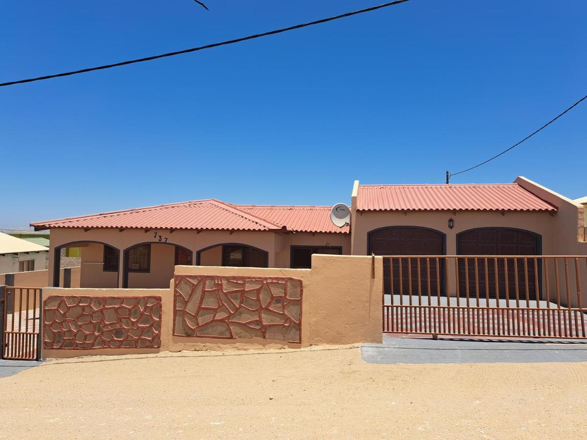 Jjp Self Catering - Three Bedroom House Lüderitz Esterno foto